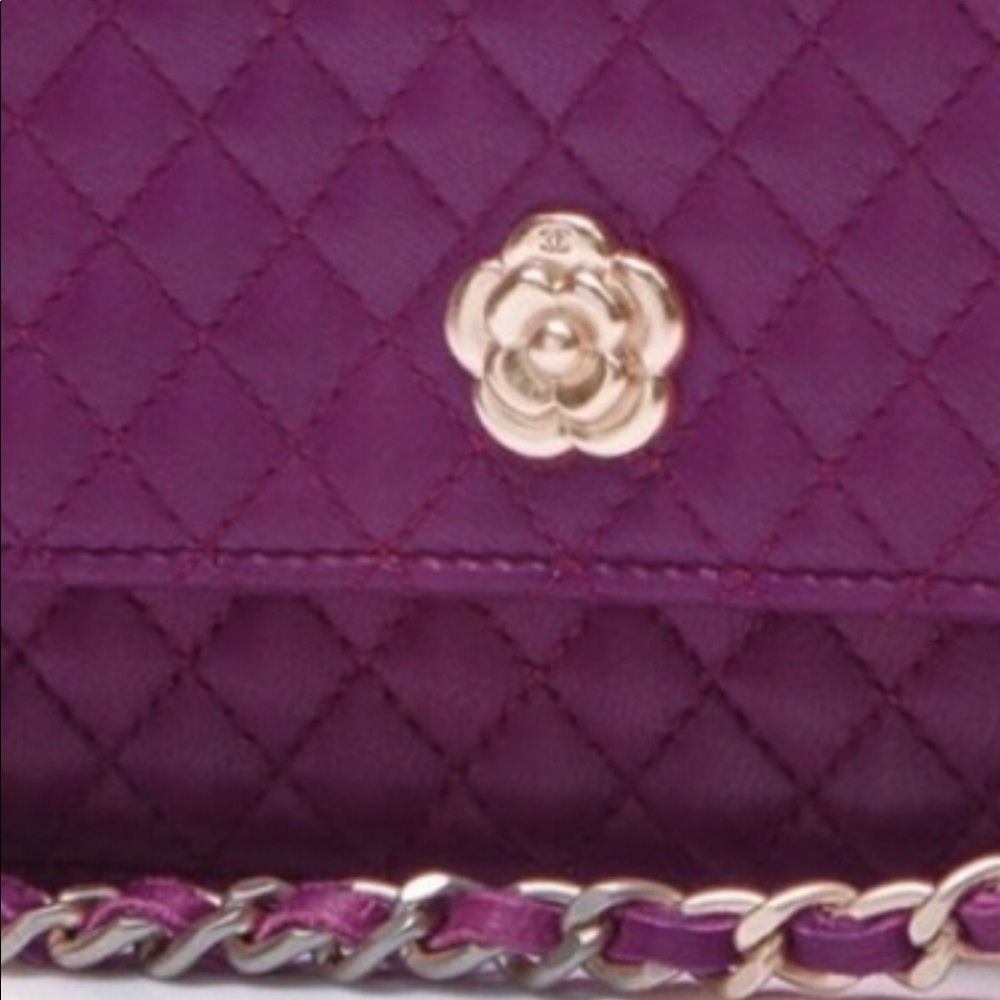 Chanel purple quilted leather wallet on chain - Picture 2 of 8